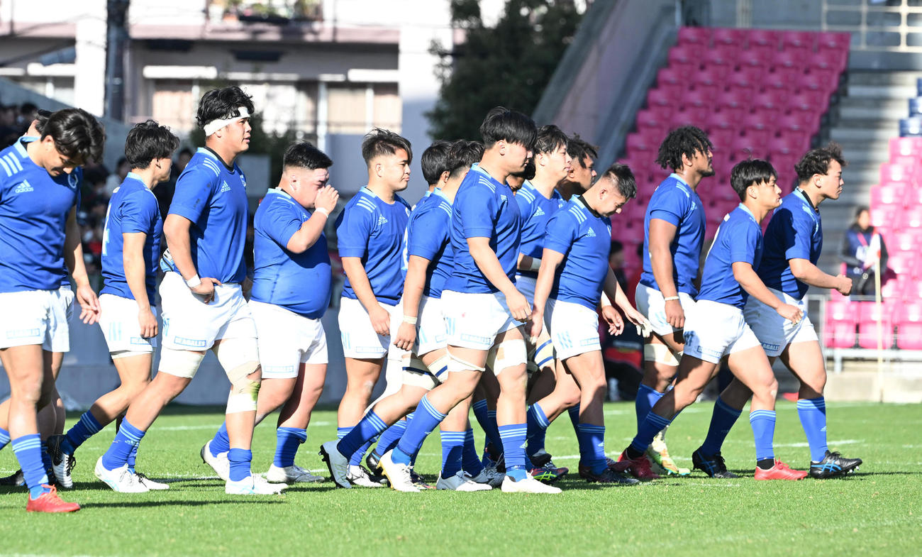 天理大対東海大　天理大に敗れ肩を落とす東海大フィフティーン（撮影・和賀正仁）