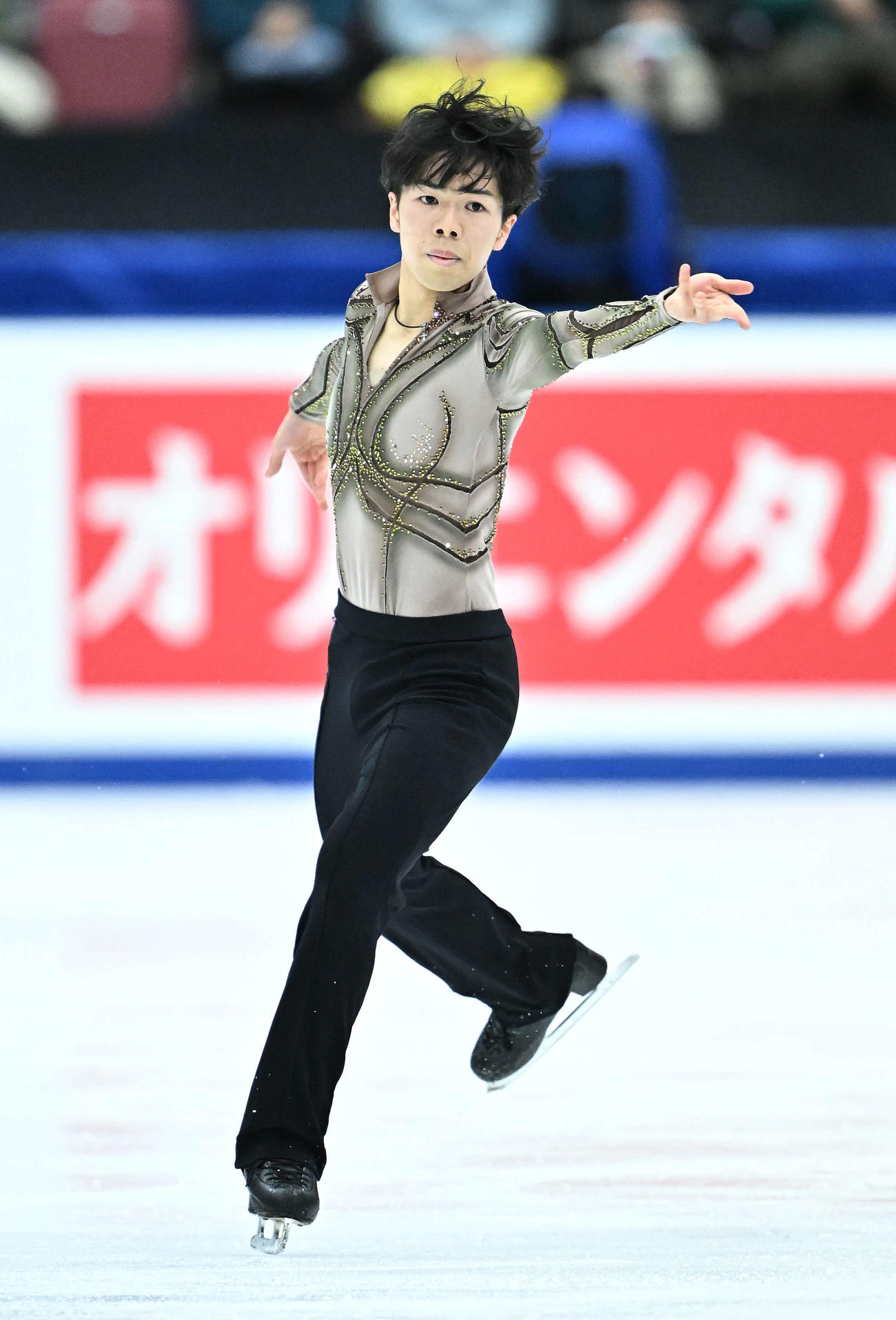 男子フリーの演技をする佐藤（撮影・滝沢徹郎）