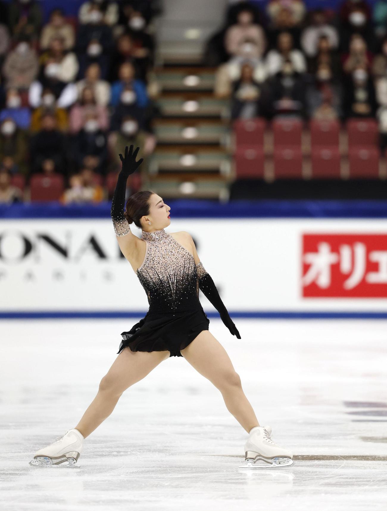女子フリー　演技する坂本花織（共同）