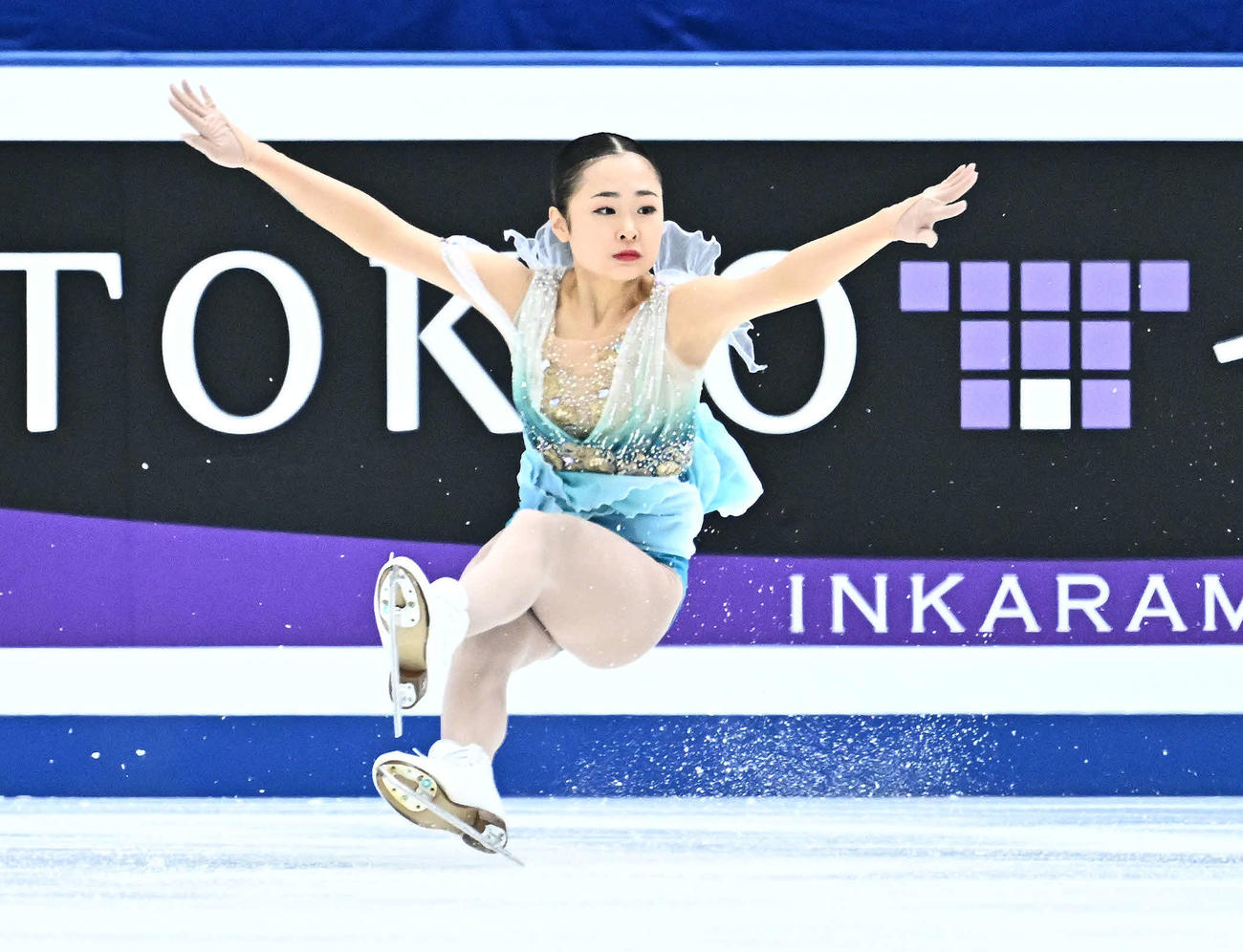 女子フリーの演技で転倒する島田（撮影・滝沢徹郎）