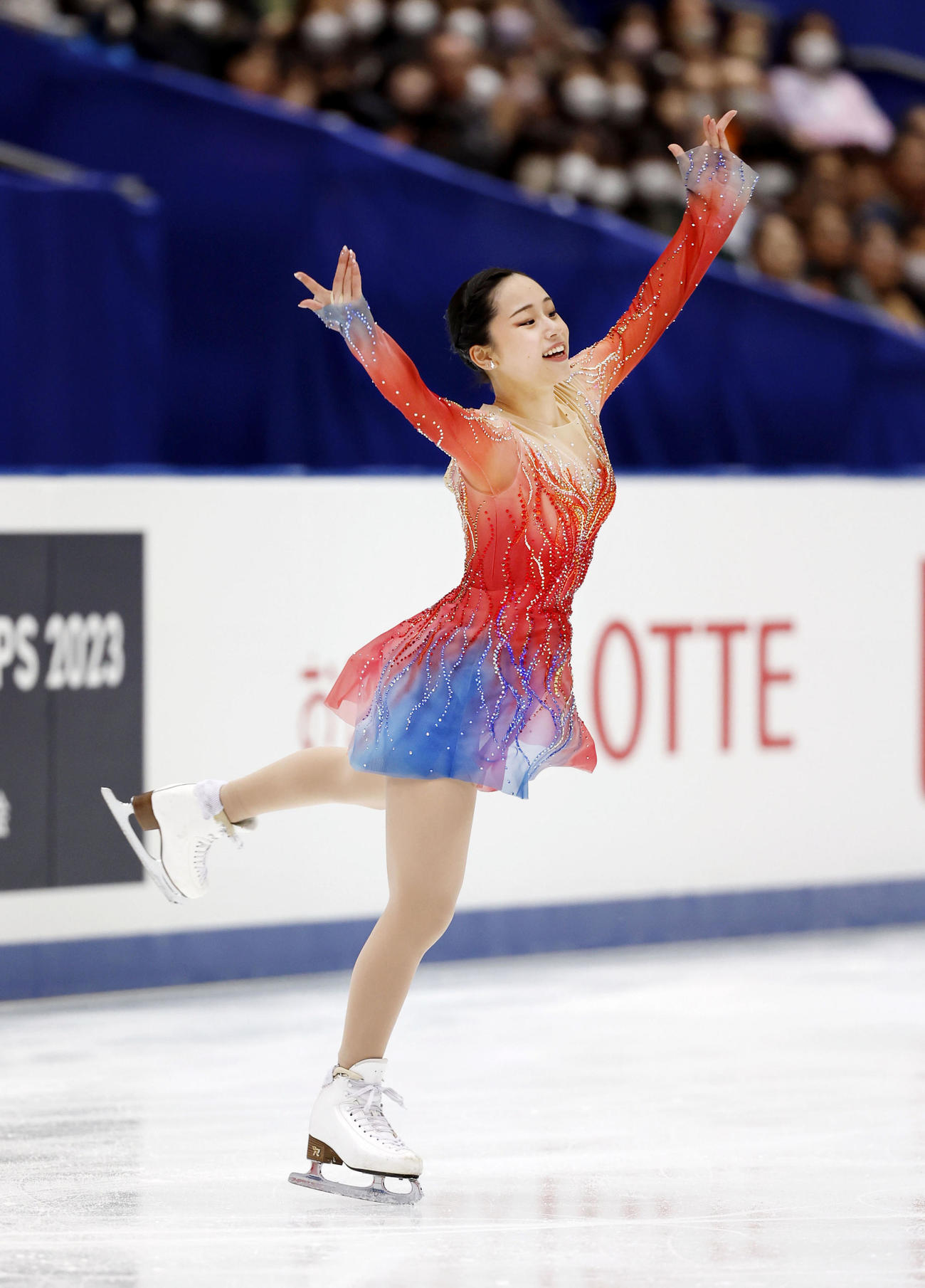 女子フリー　演技する山下真瑚（共同）