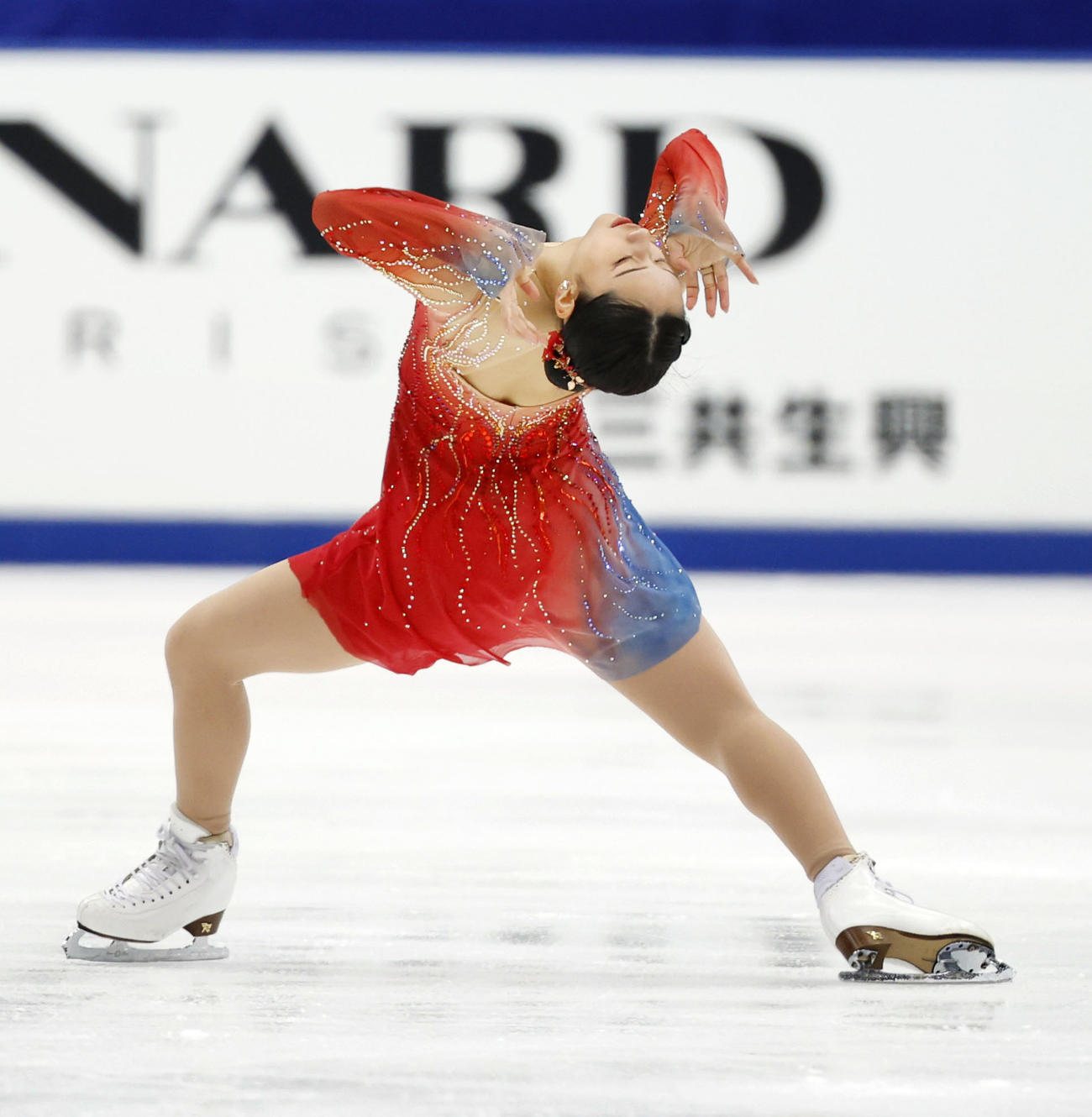 女子フリー　演技する山下真瑚（共同）