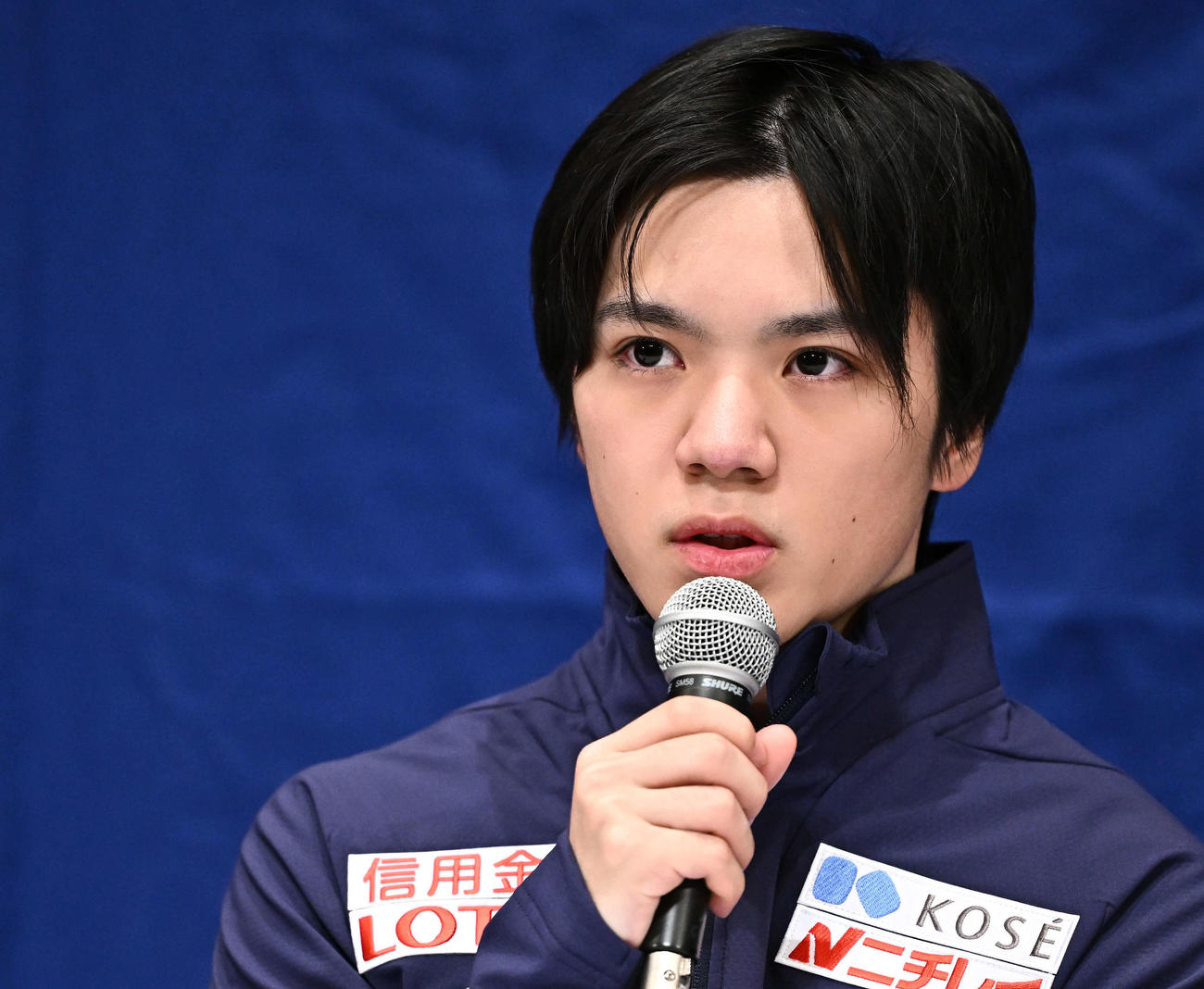 記者の質問に答える宇野（撮影・滝沢徹郎）