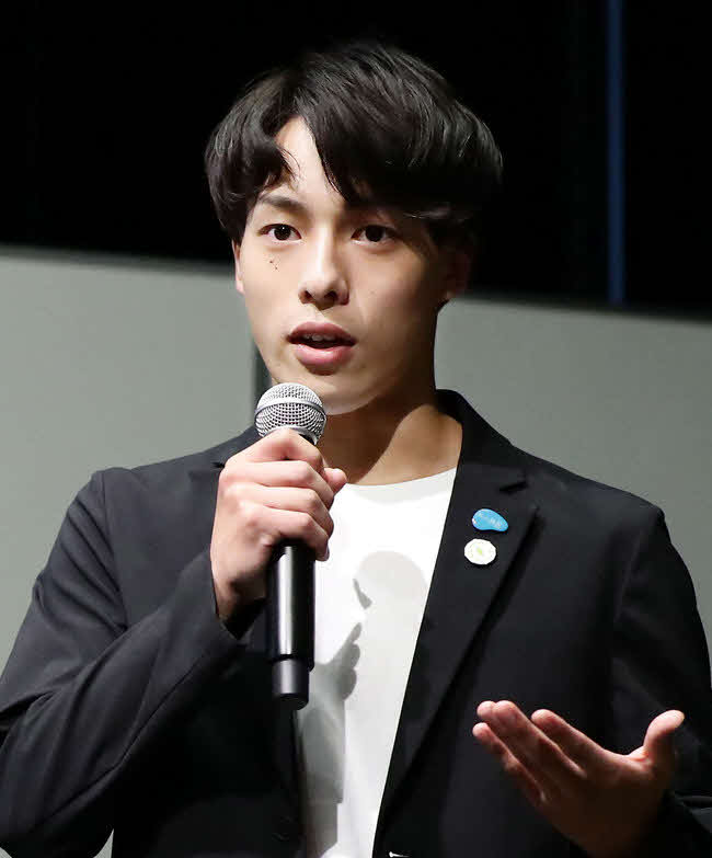 「知って、肝炎プロジェクト　世界・日本肝炎デー」（2021年7月29日）に出席した際の佐藤三兄弟の三男・嘉人