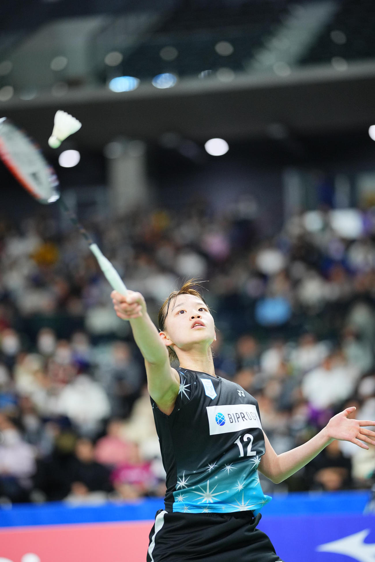 第77回全日本総合バドミントン選手権大会　女子シングルス決勝　奥原希望対杉山薫　シャトルに反応する杉山