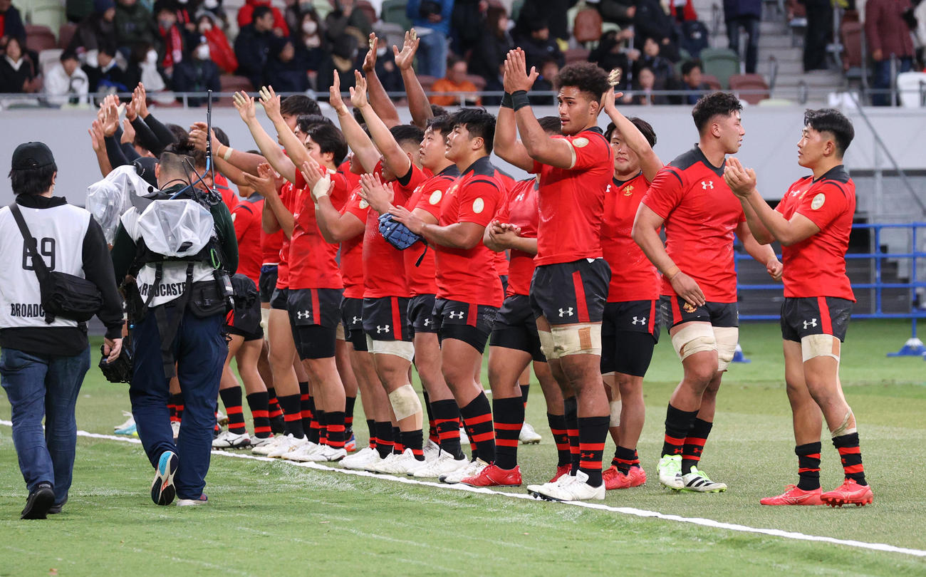 帝京大対天理大　天理大を破り決勝進出を決めた帝京大選手たち（撮影・中島郁夫）