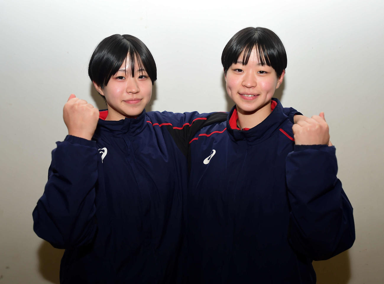 最後の春高バレーに挑む双子の外山姉妹。姉怜奈（左）と妹杏奈