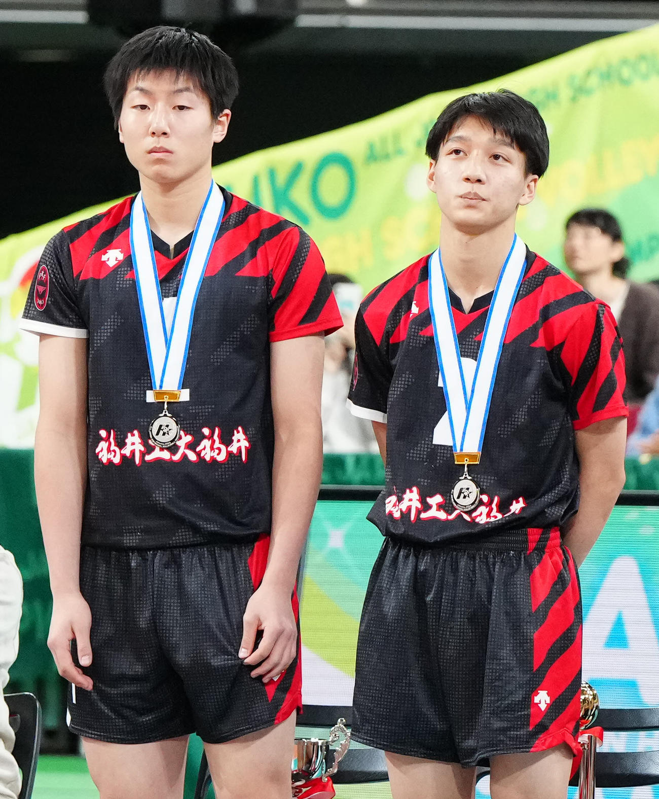 男子優秀選手に選ばれた福井工大福井・堤（左）と丸山（撮影・江口和貴）