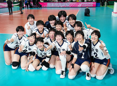 【春高バレー】就実2年ぶり頂点返り咲き 下北沢成徳破り「コロナ陽性」棄権の昨年の無念晴らす - バレーボール : 日刊スポーツ