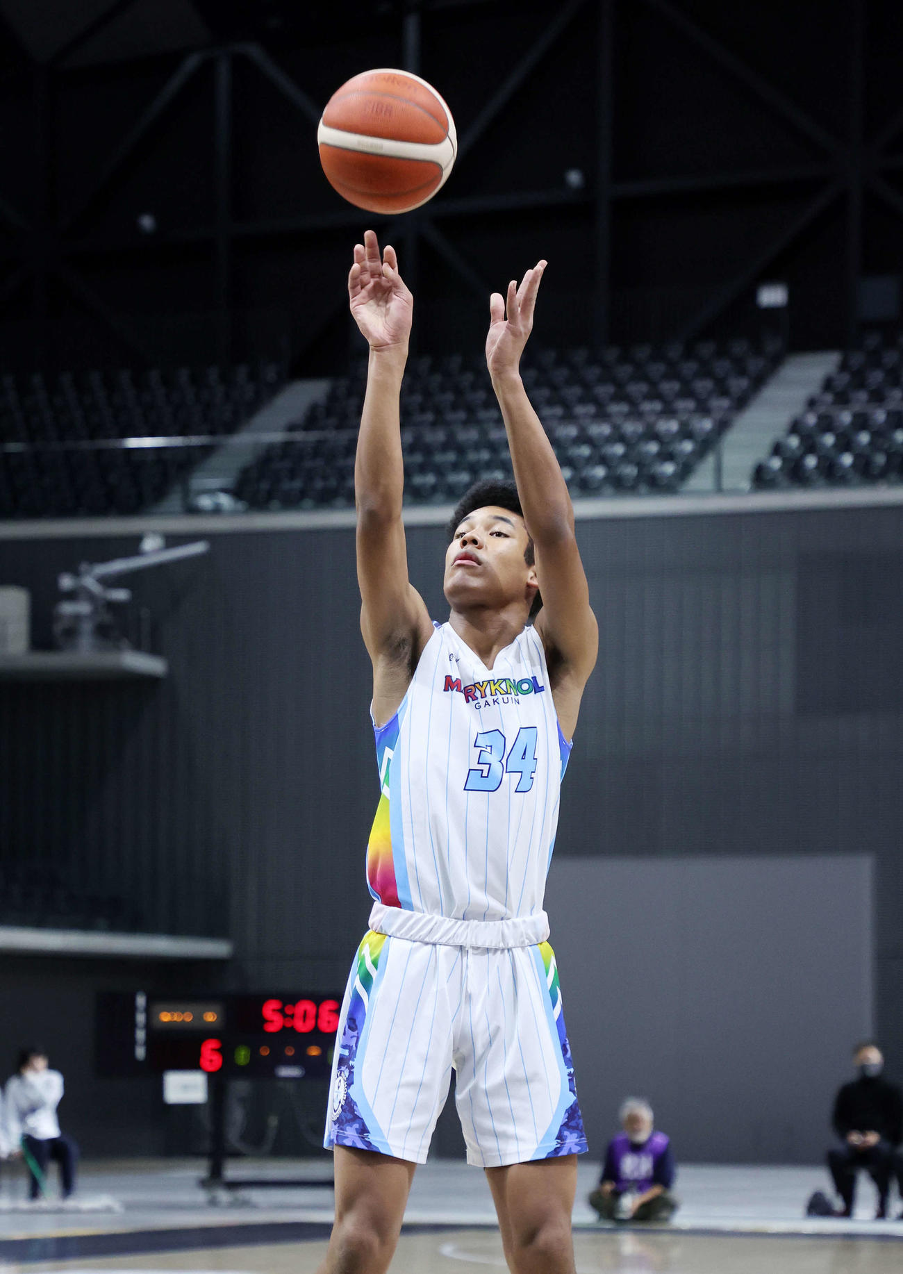 四日市メリノール学院中対京都精華学園中　第1Q、フリースローを放つ四日市メリノール学院中・白谷柱誠ジャック（撮影・鈴木正人）
