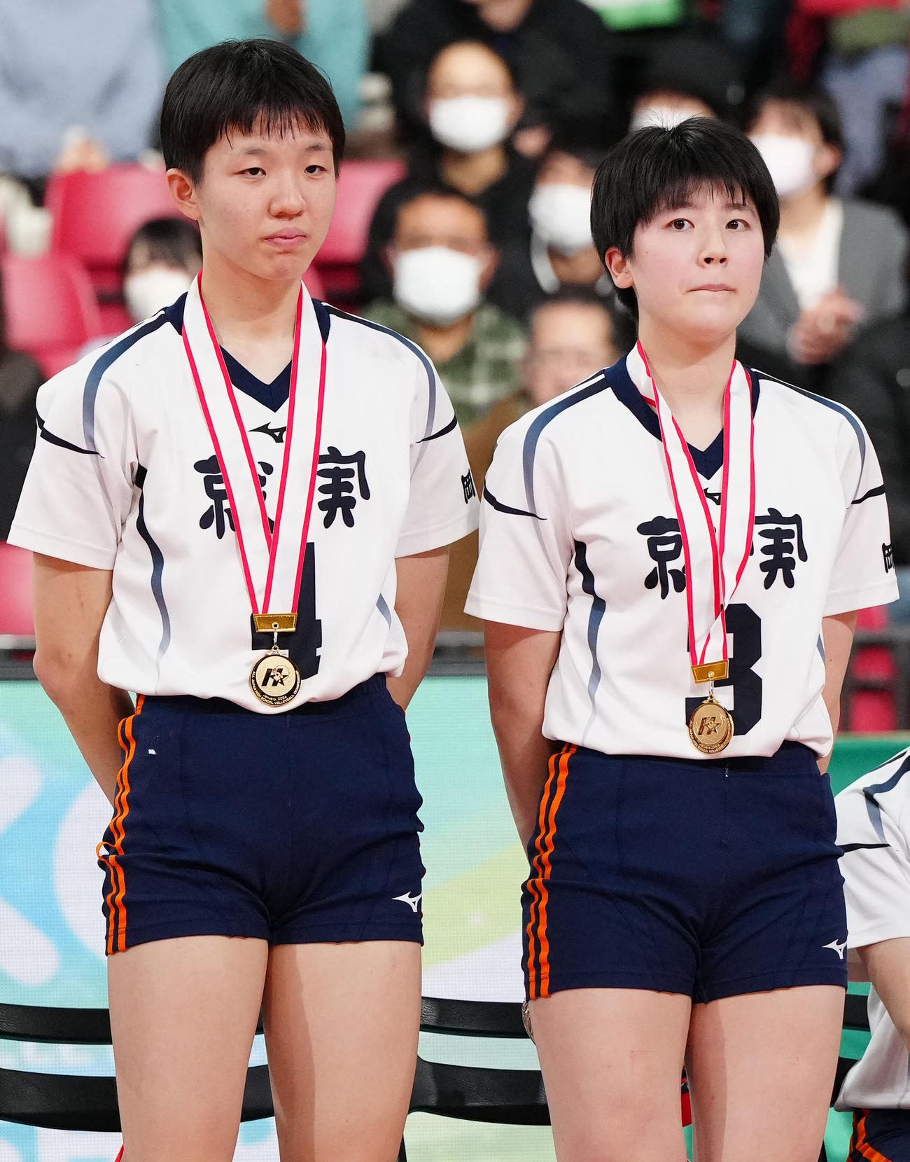 女子の優秀選手に選ばれた就実・高橋（右）と福村（撮影・江口和貴）