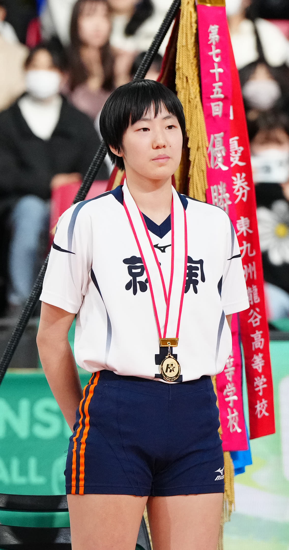 女子のベストリベロ賞に選ばれた就実・井上（撮影・江口和貴）