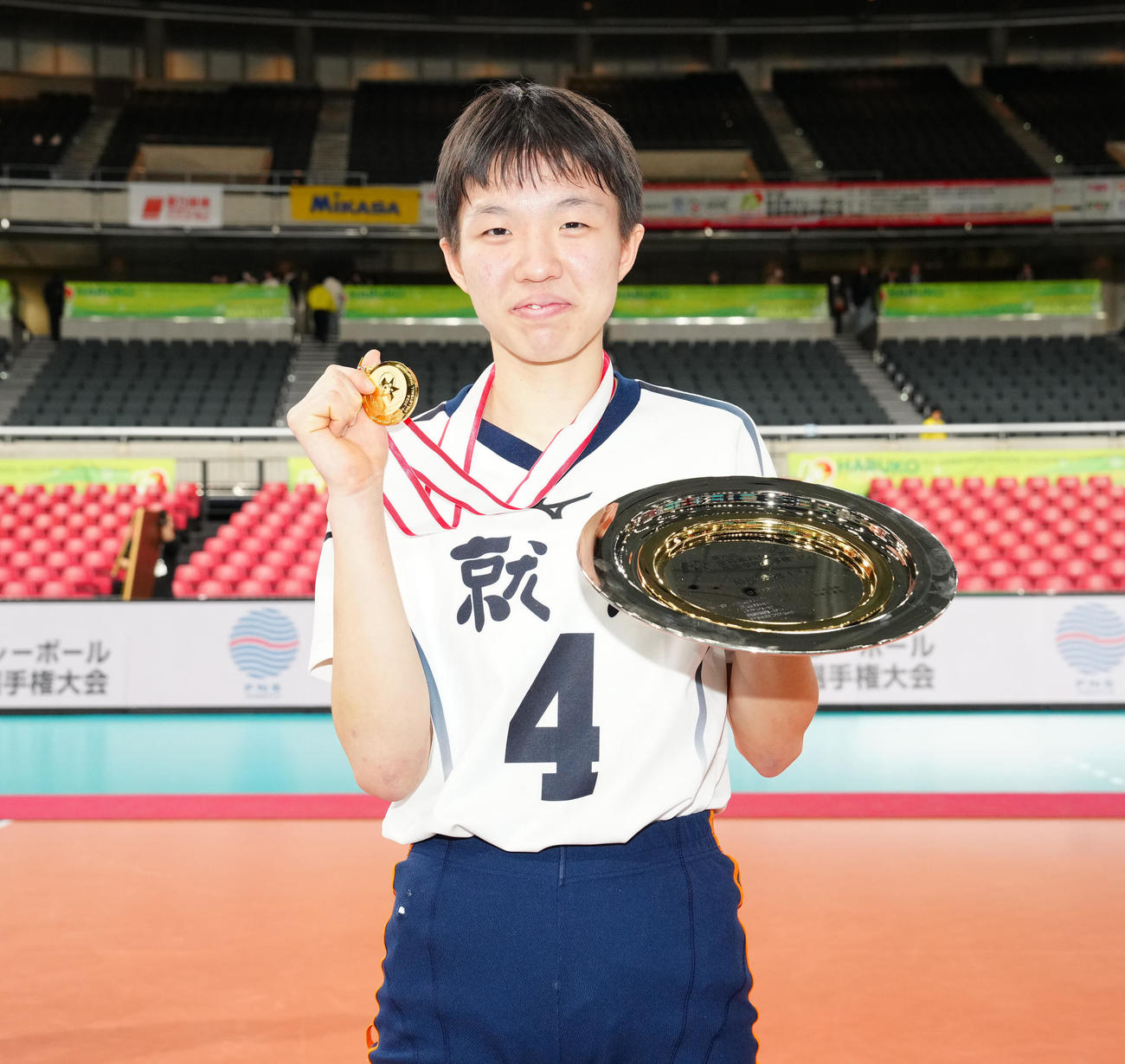 女子の最優秀選手賞に輝いた就実・福村（撮影・江口和貴）