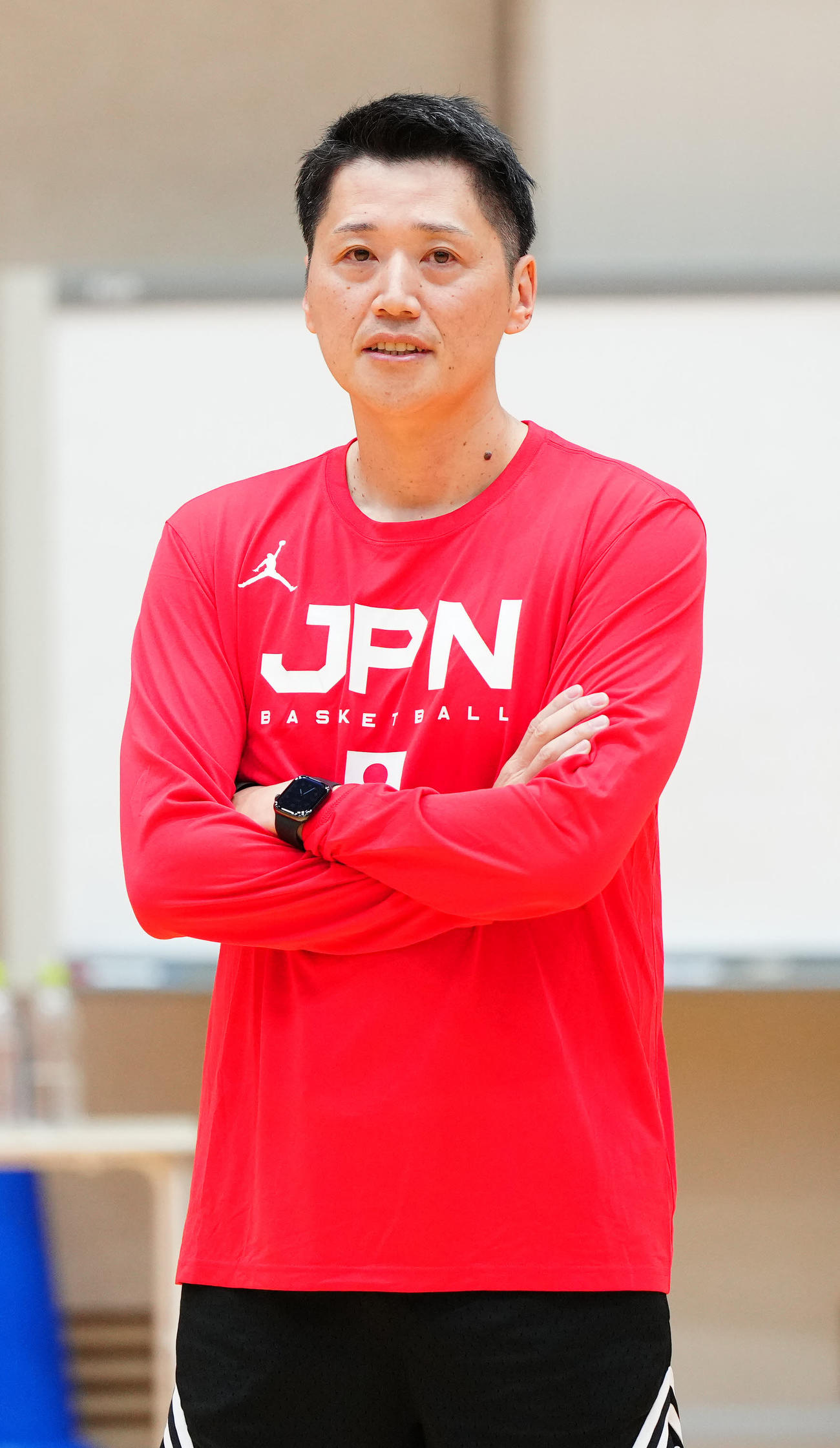 練習に臨むバスケットボール女子日本代表の恩塚監督（撮影・江口和貴）