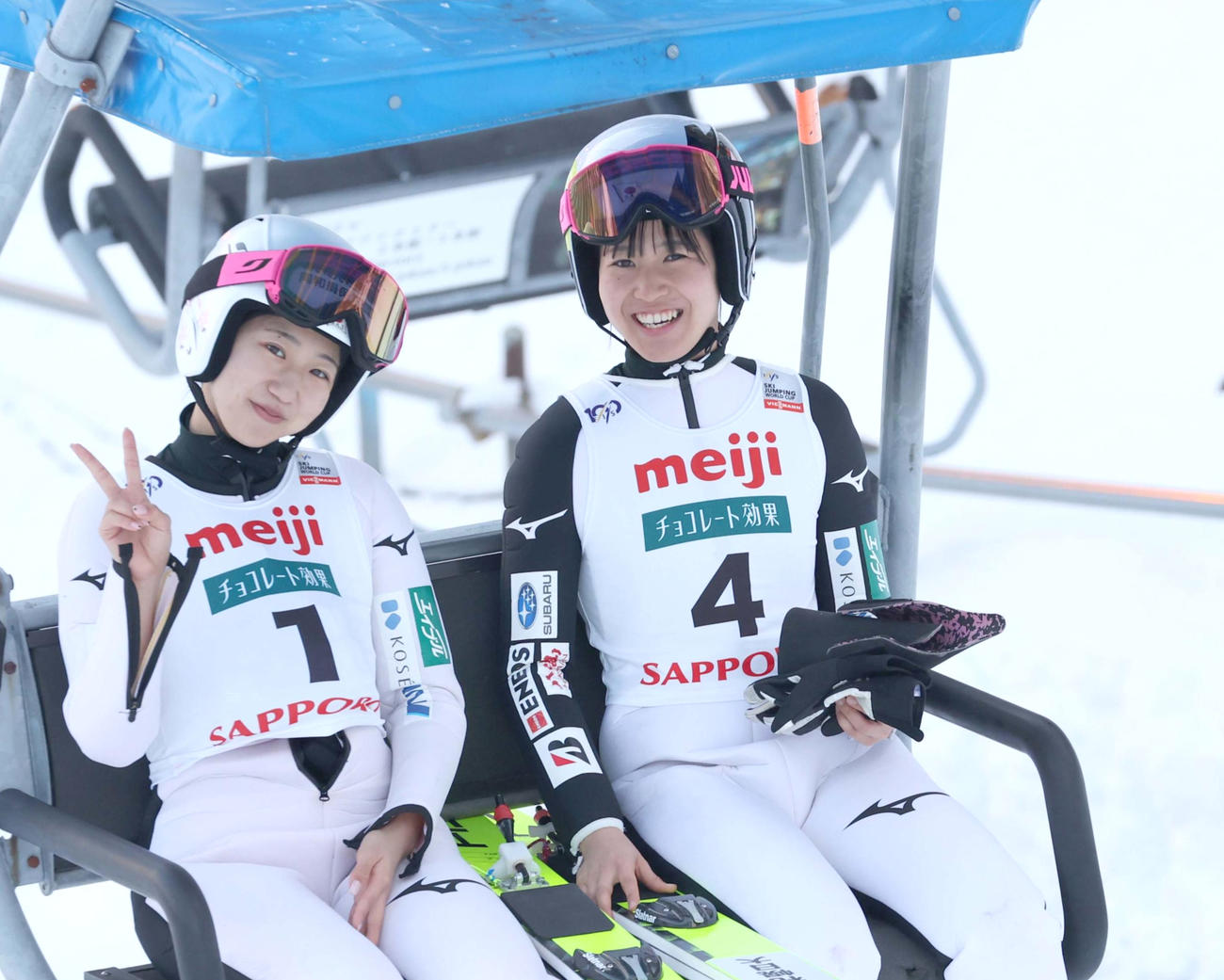笑顔でスタート地点に向かう佐藤（右）と桜井（撮影・黒川智章）