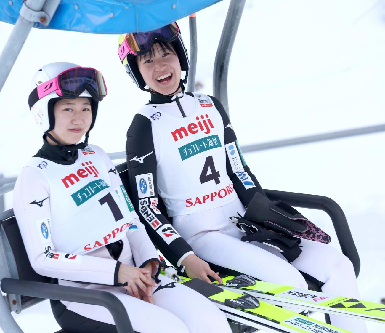 笑顔でスタート地点に向かう佐藤（右）と桜井（撮影・黒川智章）