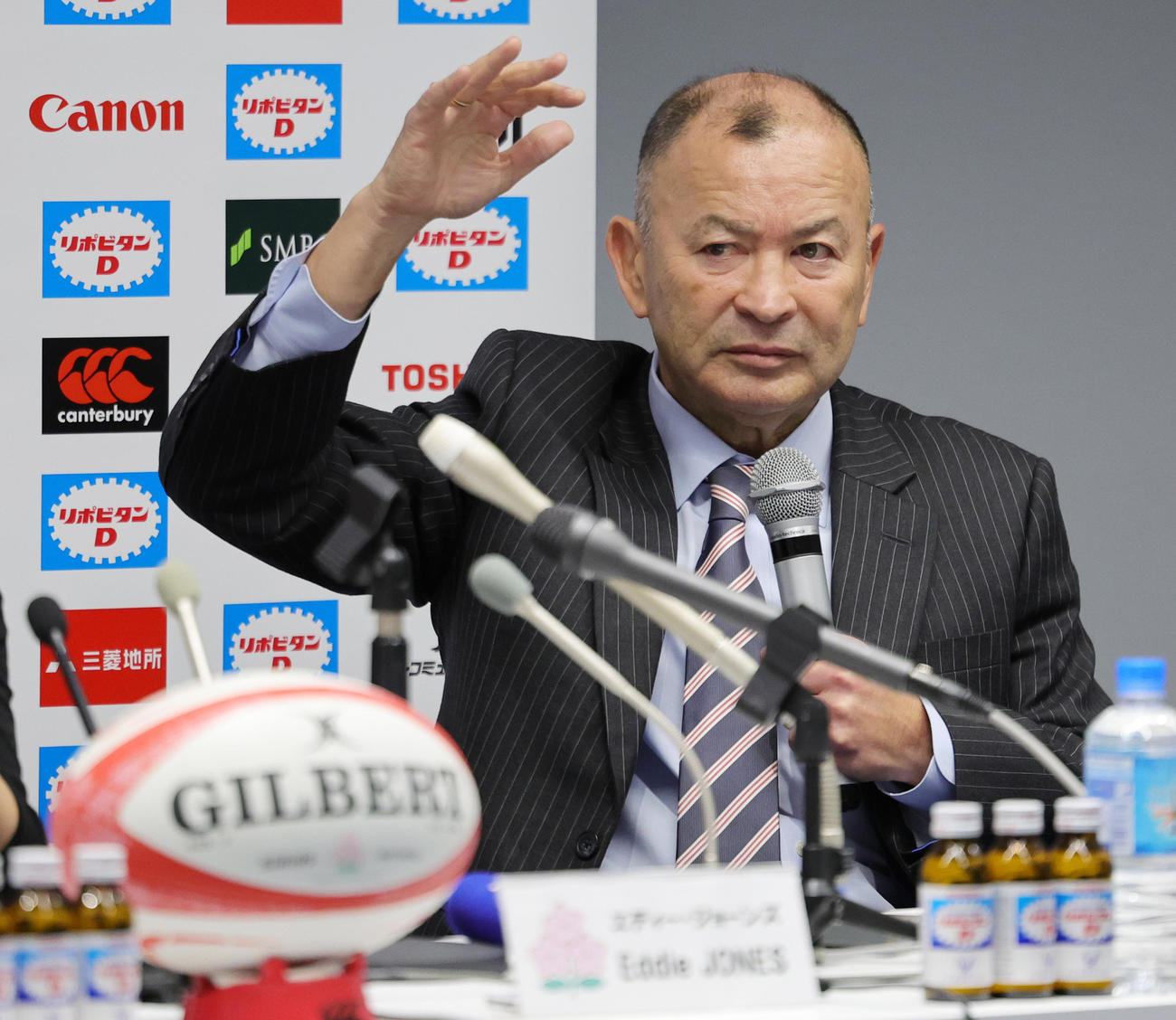 会見するラグビー日本代表エディー・ジョーンズヘッドコーチ（撮影・野上伸悟）