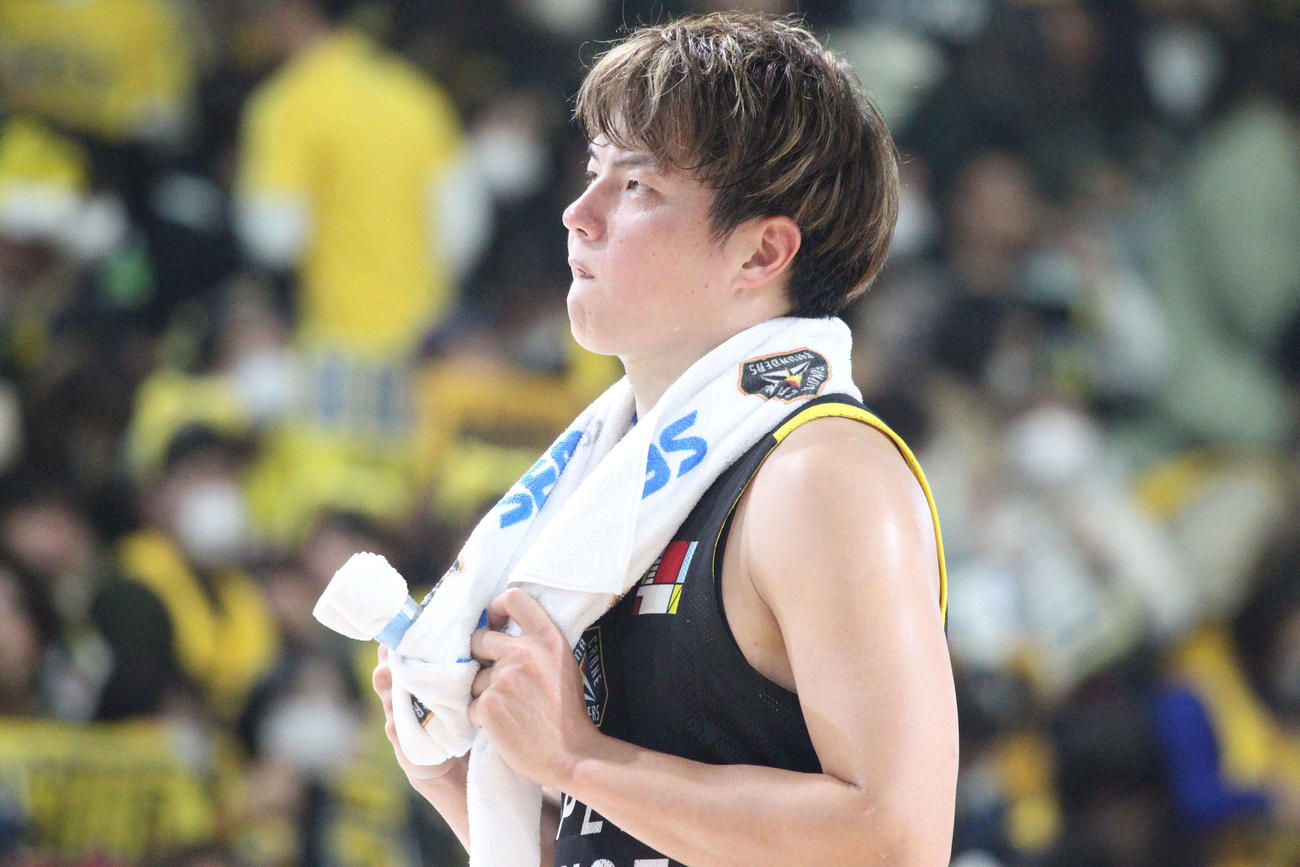 群馬対宇都宮　宇都宮に今季3連敗を喫し、悔しい表情を浮かべる群馬の辻直人（撮影・沢田啓太郎）
