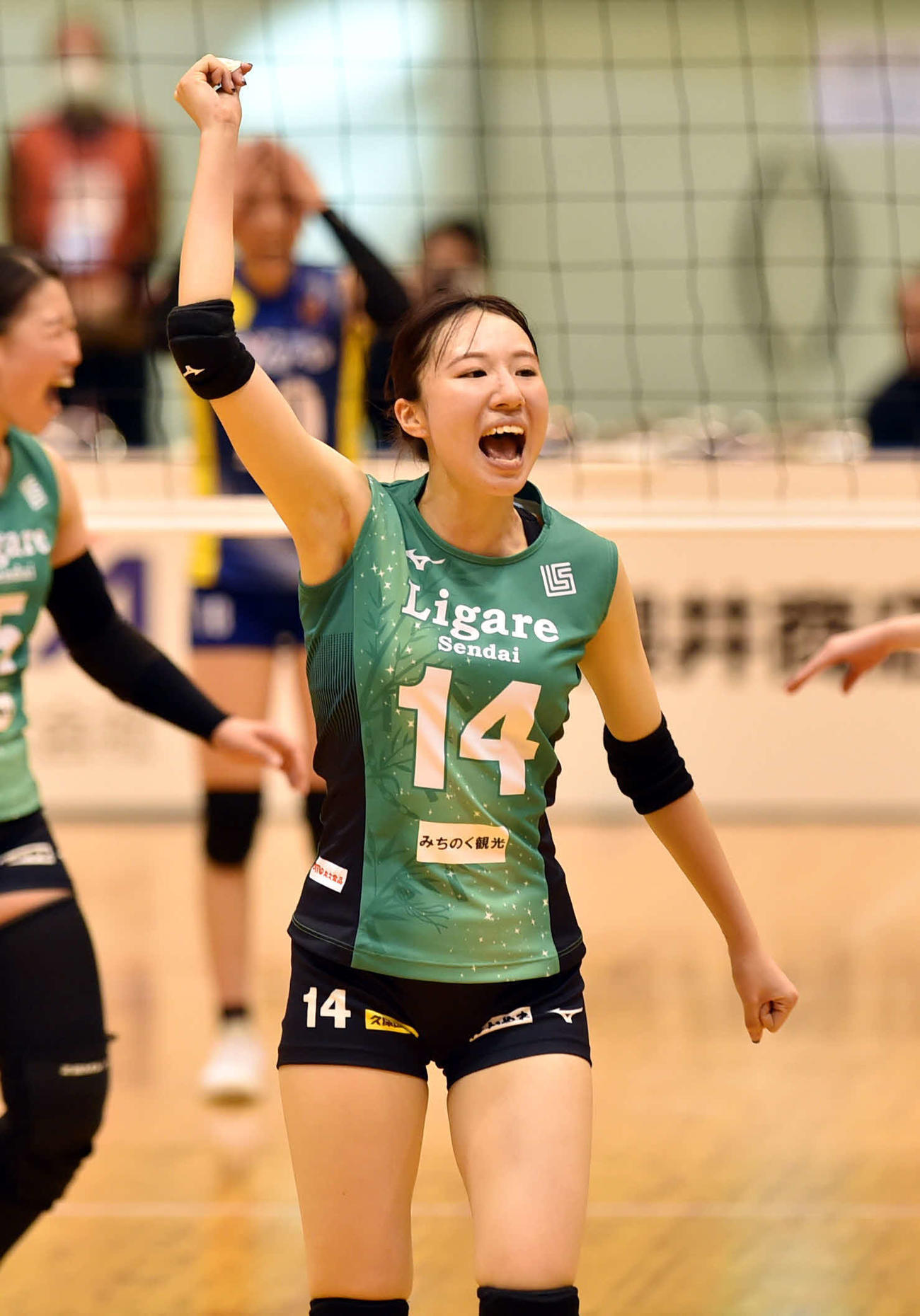 第3S、右腕を突き上げて得点を喜ぶ鈴木音（撮影・相沢孔志）