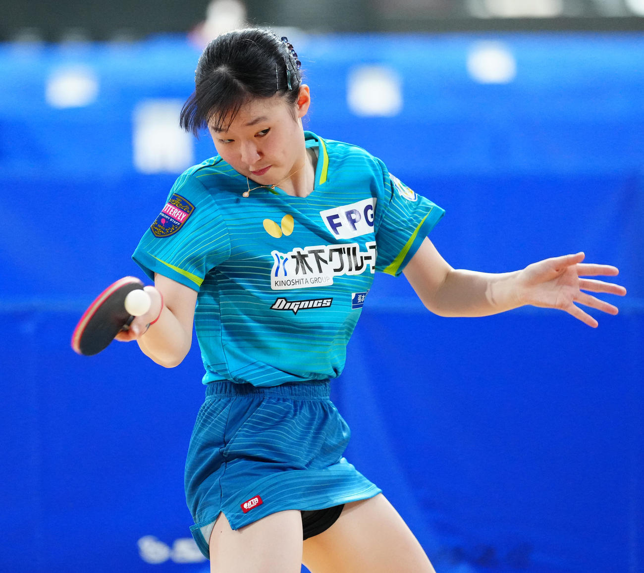 ジュニア女子準々決勝に臨む張本美（撮影・江口和貴）