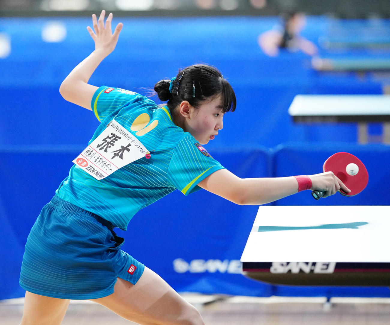 ジュニア女子準々決勝に臨む張本美（撮影・江口和貴）