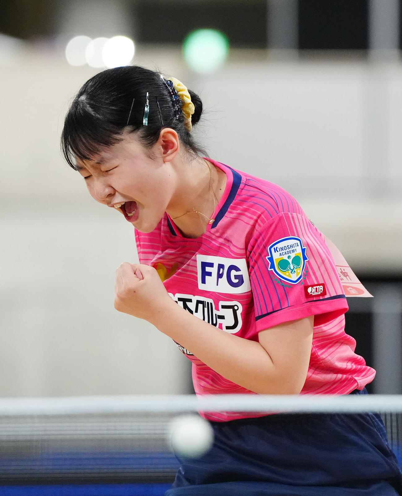 ジュニア女子決勝でポイントを奪い、ガッツポーズを見せる張本美（撮影・江口和貴）