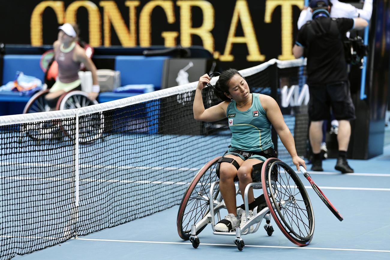 車いすの部女子シングルス決勝で敗れた上地結衣（共同）