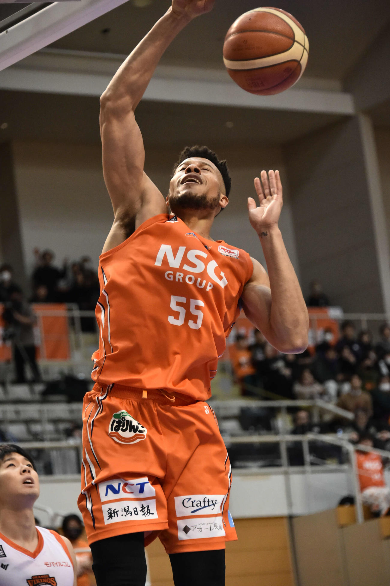 第2Q、新潟のハントがダンクを決めて29－27