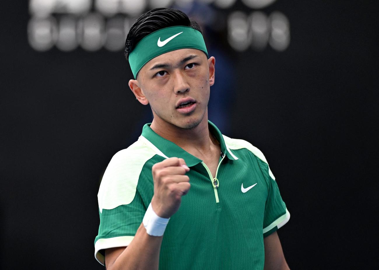 全豪オープン車いすの部決勝の試合中に気合いの入った表情を見せる小田凱人（ロイター）