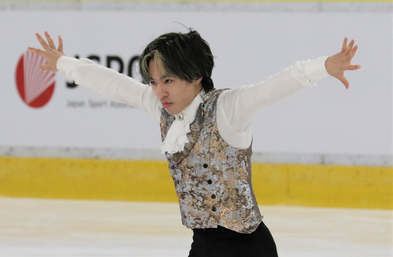 少年男子フリーで演技を披露する三浦（撮影・藤塚大輔）