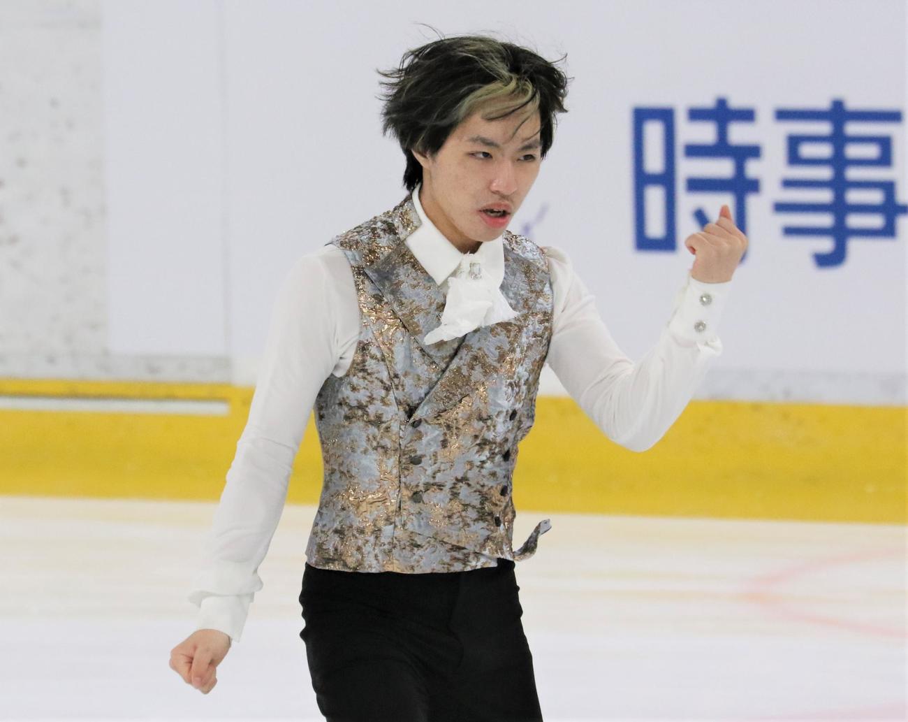 国民スポーツ大会冬季大会　少年男子フリーで演技を披露する三浦（撮影・藤塚大輔）