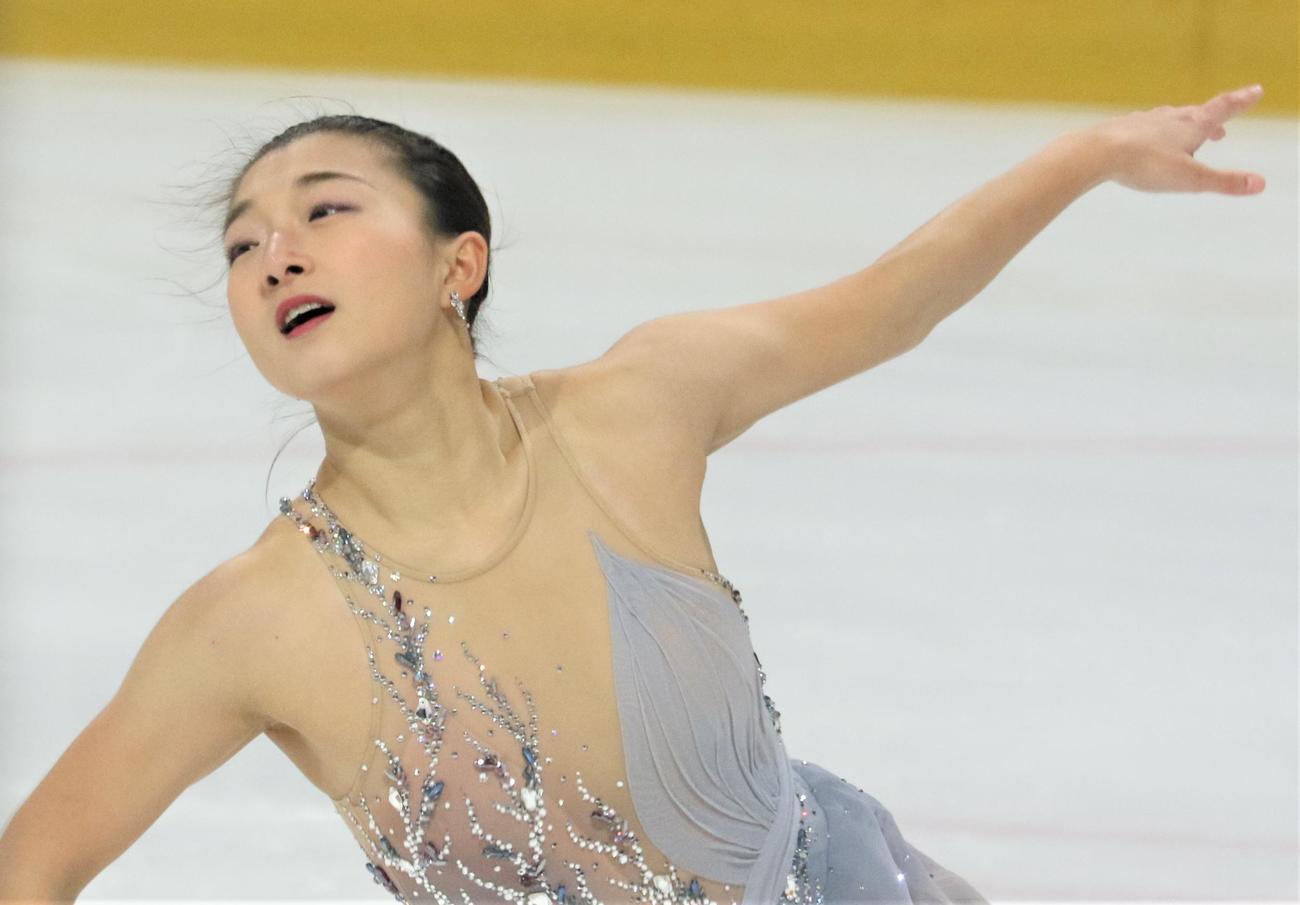 国民スポーツ大会冬季大会　成年女子SPで演技を披露する坂本（撮影・藤塚大輔）
