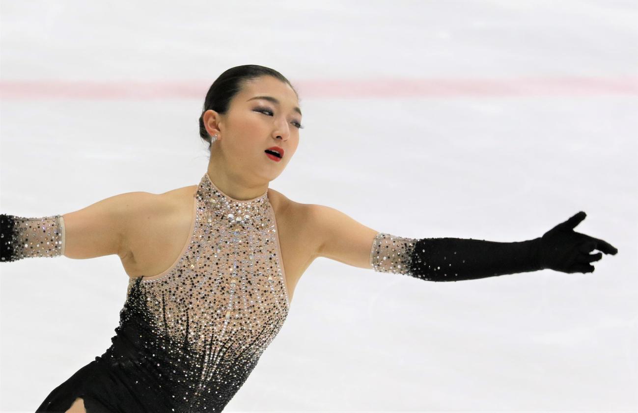 国民スポーツ大会冬季大会　成年女子フリーで演技を披露する坂本（撮影・藤塚大輔）