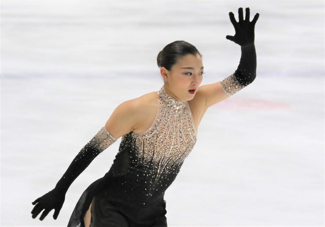 国民スポーツ大会冬季大会　成年女子フリーで演技を披露する坂本（撮影・藤塚大輔）