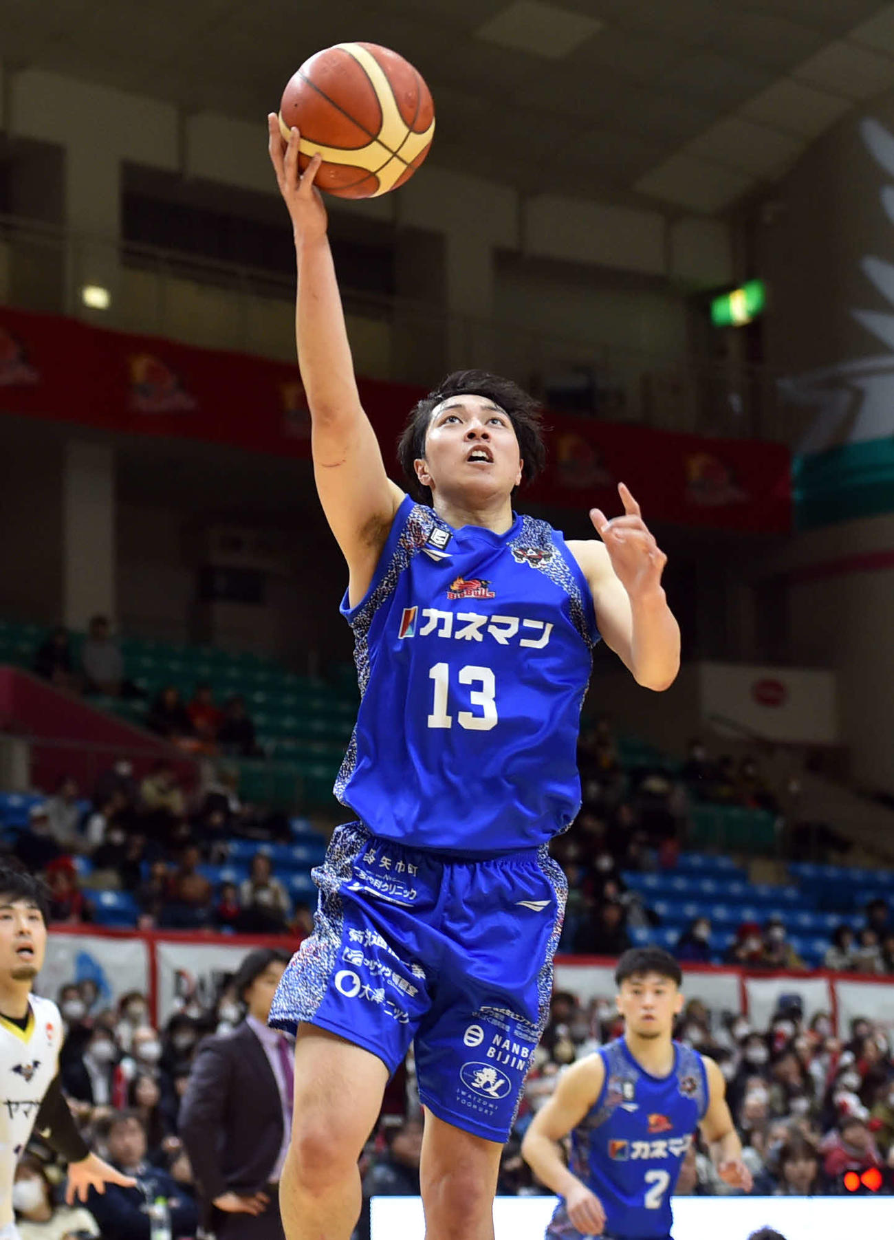岩手対山形　第4Q、レイアップシュートをする岩手蒔苗（撮影・相沢孔志）