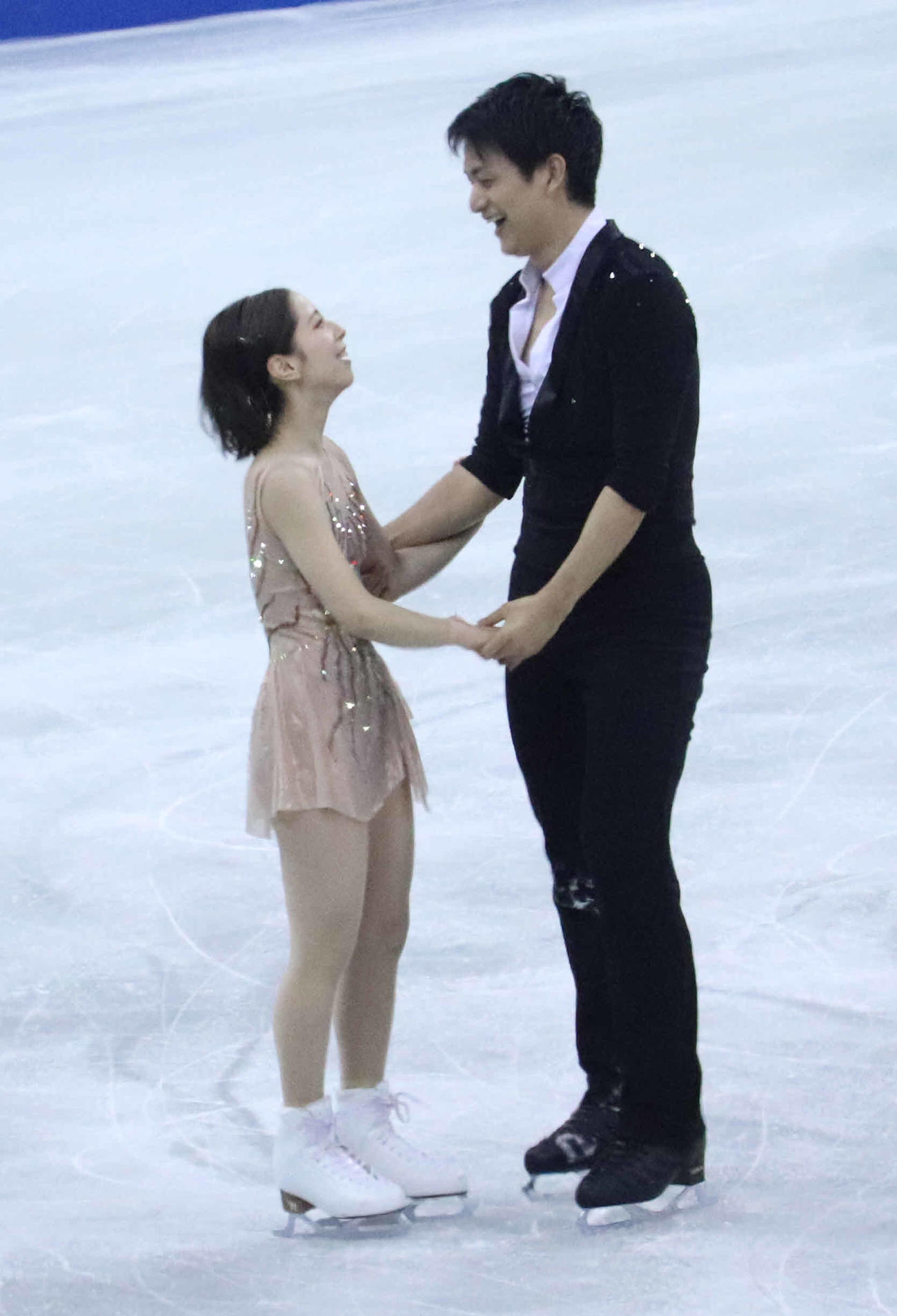 フリーを演じる三浦璃来、木原龍一組（撮影・竹本穂乃加）＝2024年2月3日、中国・上海
