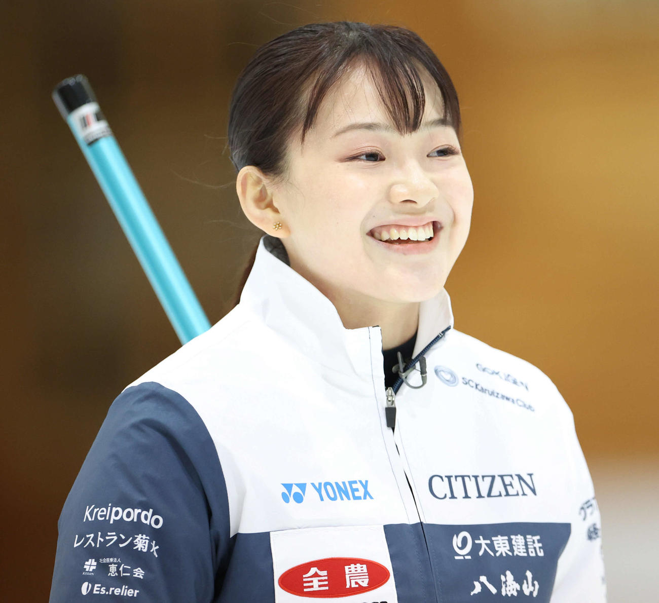 SC軽井沢クラブ対中部電力　第1エンド、笑顔を見せるSC軽井沢クラブの上野美（撮影・佐藤翔太）