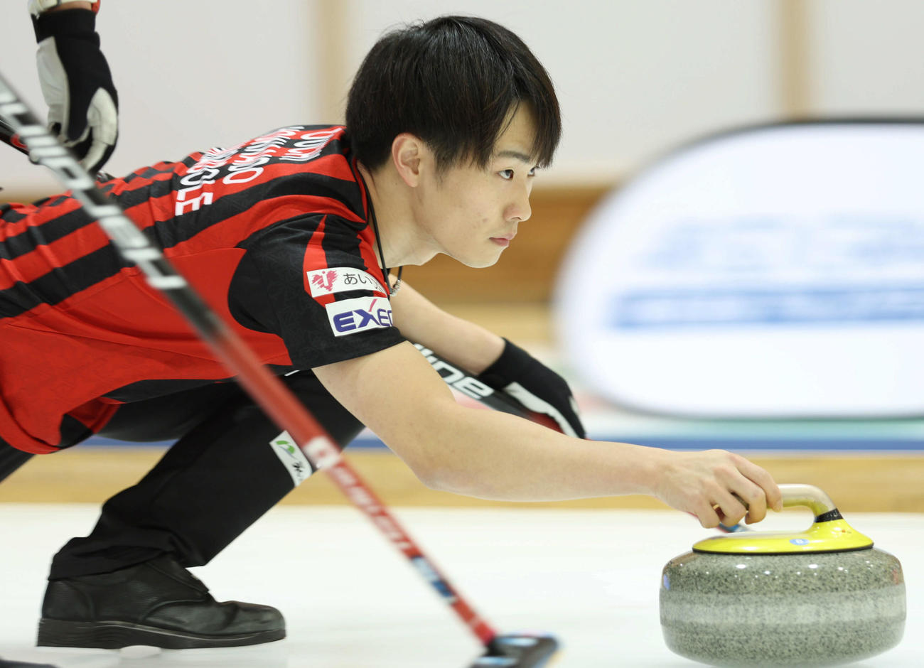 SC軽井沢クラブ対コンサドーレ　第4エンド、ショットを放つコンサドーレの大内（撮影・佐藤翔太）