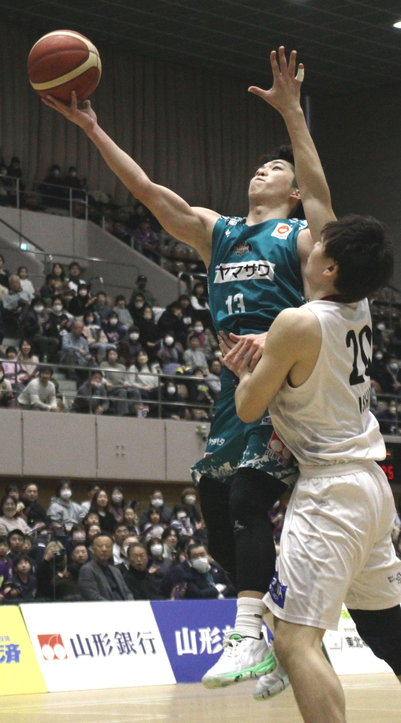 攻守で活躍し、チームを連勝に導いた山形阿部