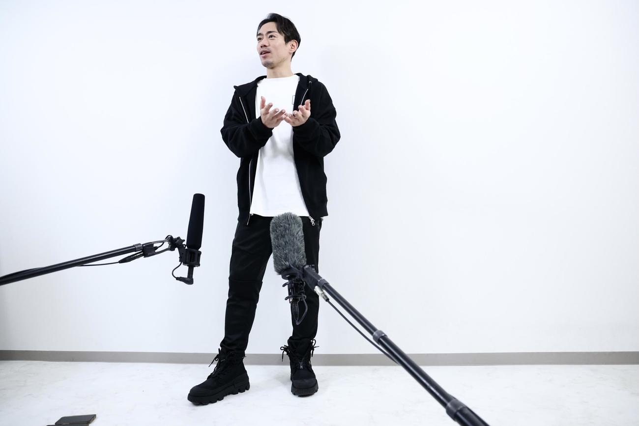 「滑走屋」公演に向け練習に臨む高橋大輔さん（撮影・河田真司）