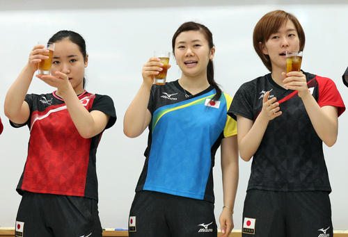 卓球】パリ五輪落選の伊藤美誠「張本選手であれば納得」団体戦選出争っ