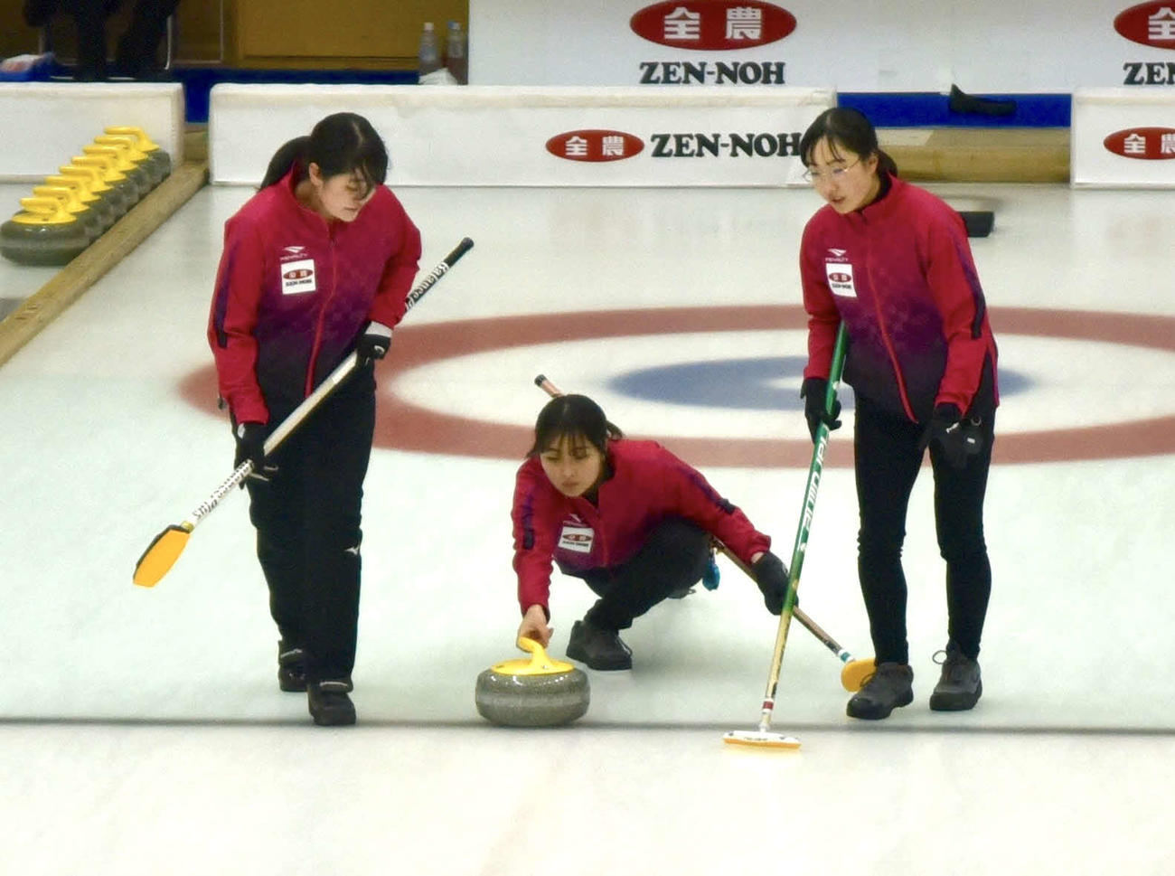 女子優勝の北海道選抜