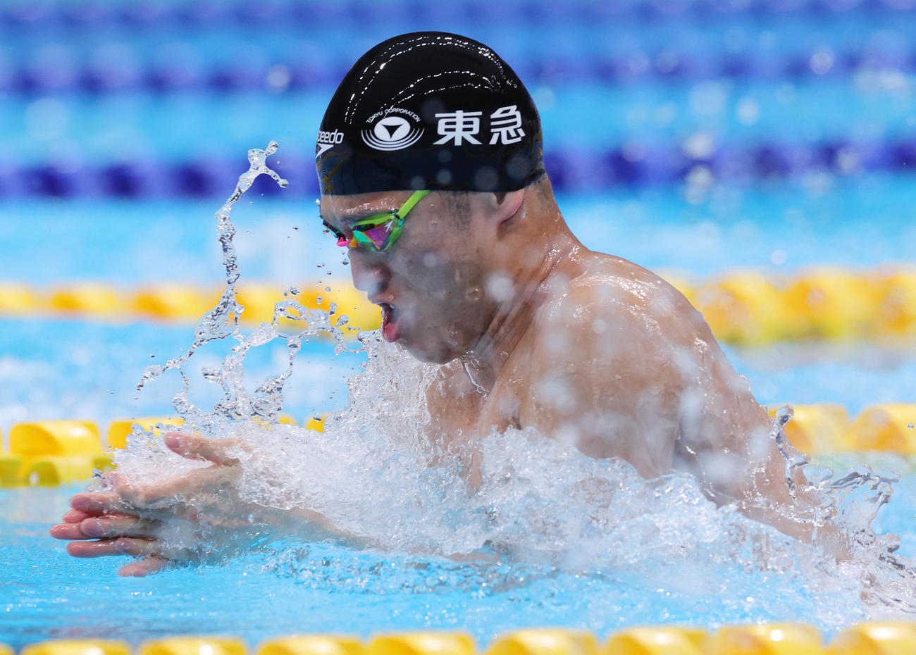 男子100メートル平泳ぎで優勝した深沢（撮影・野上伸悟）