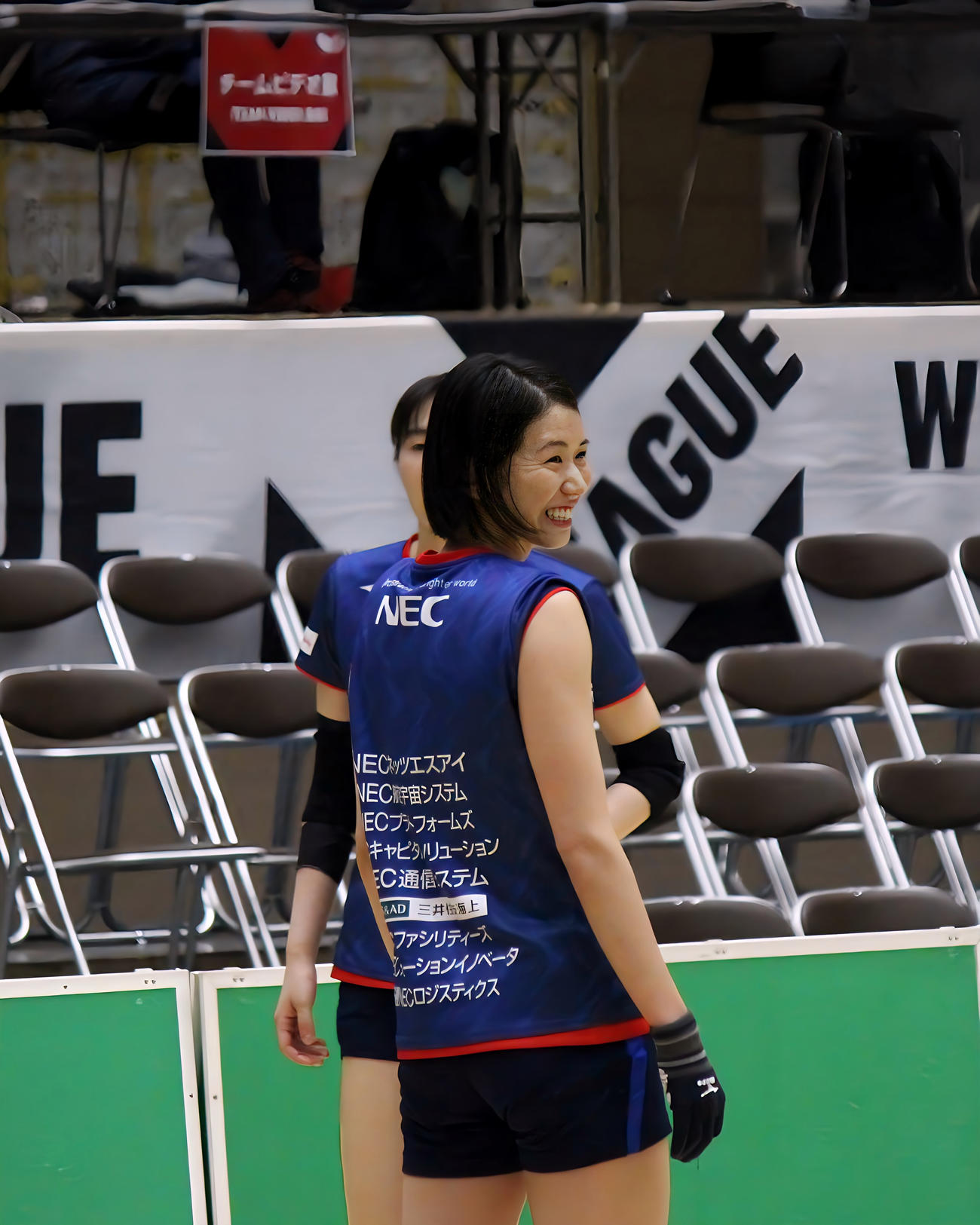 練習で笑顔を見せるNECの古賀（撮影・勝部晃多）