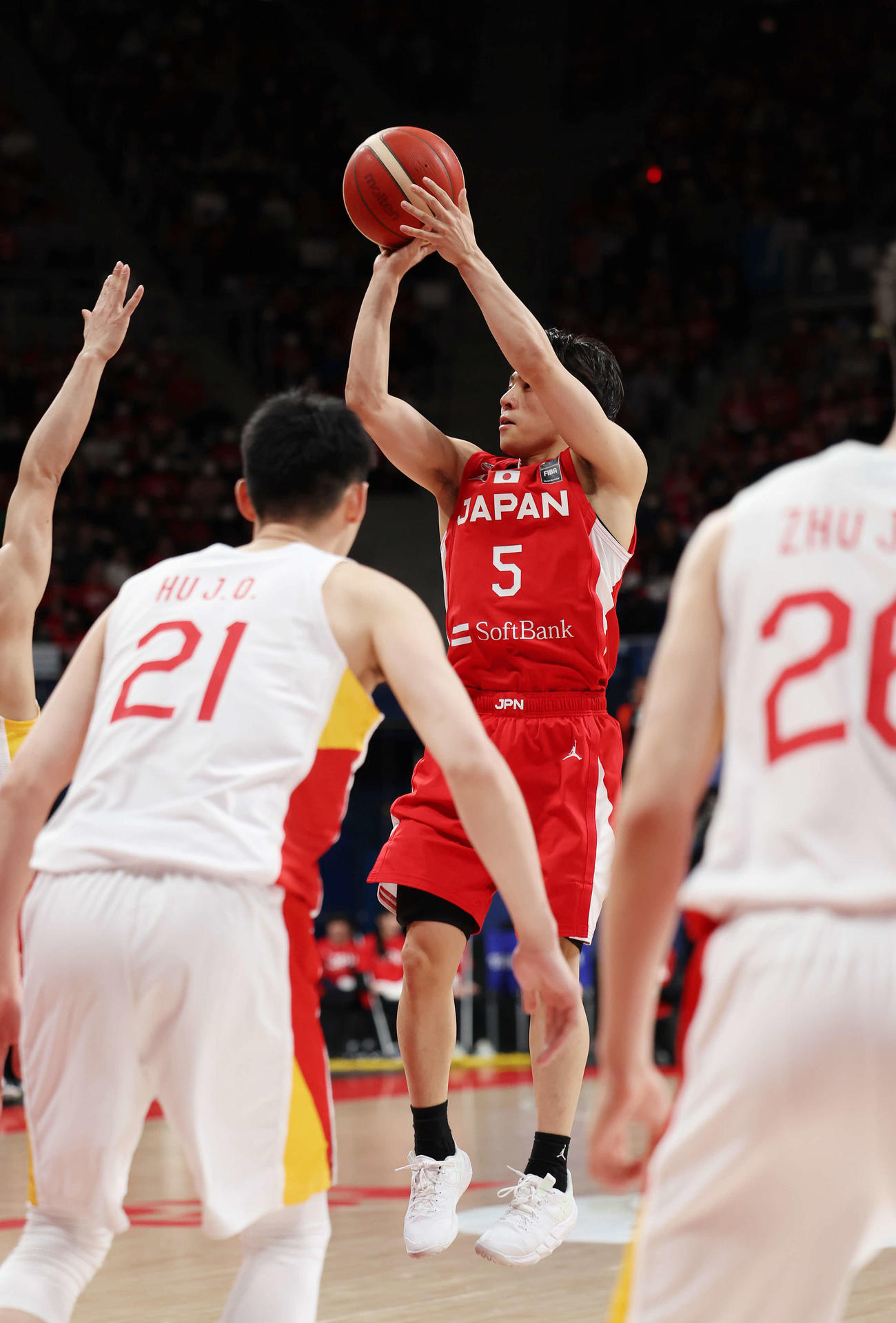 日本対中国　第2Q、2点シュートを決める河村（撮影・宮地輝）