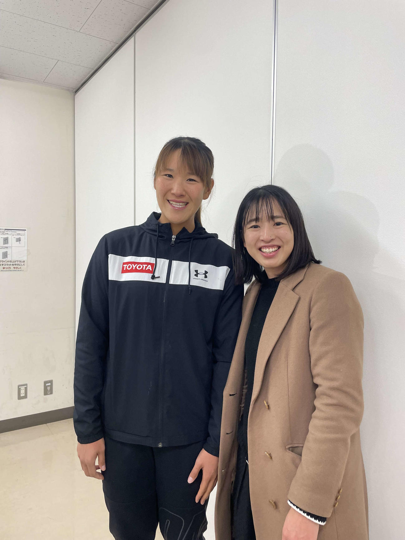 ローイング女子シングルスカル日本代表に決まった米川（左）と、元バスケットボール女子日本代表の三好さん
