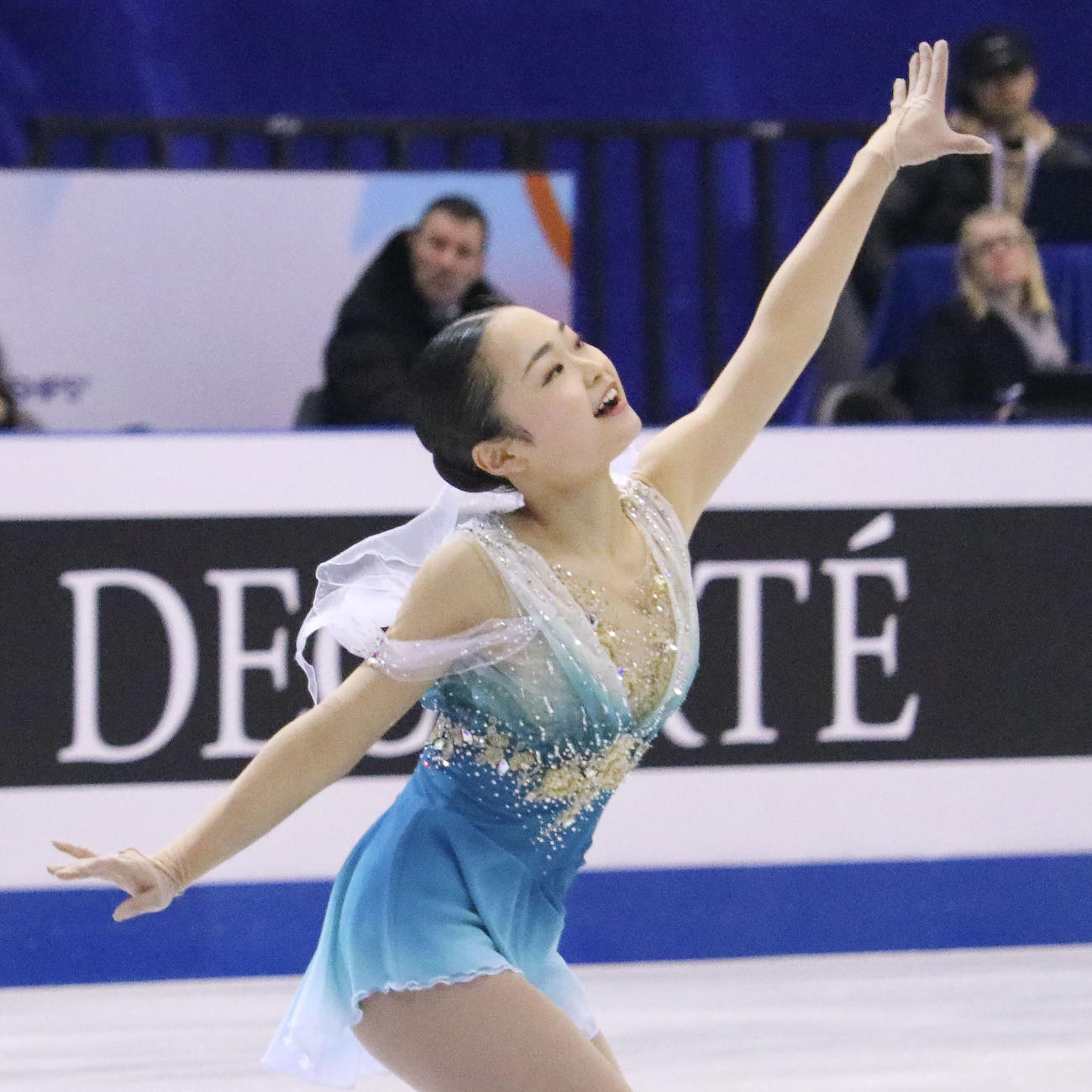 女子フリーで演技する島田麻央（共同）