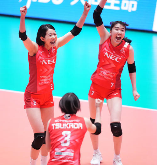バレー】NEC古賀紗理那が最高殊勲選手賞 JTサンティアゴが敢闘賞 V