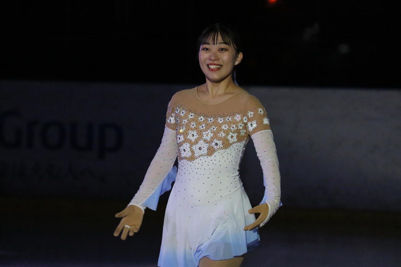 演技をする中村華