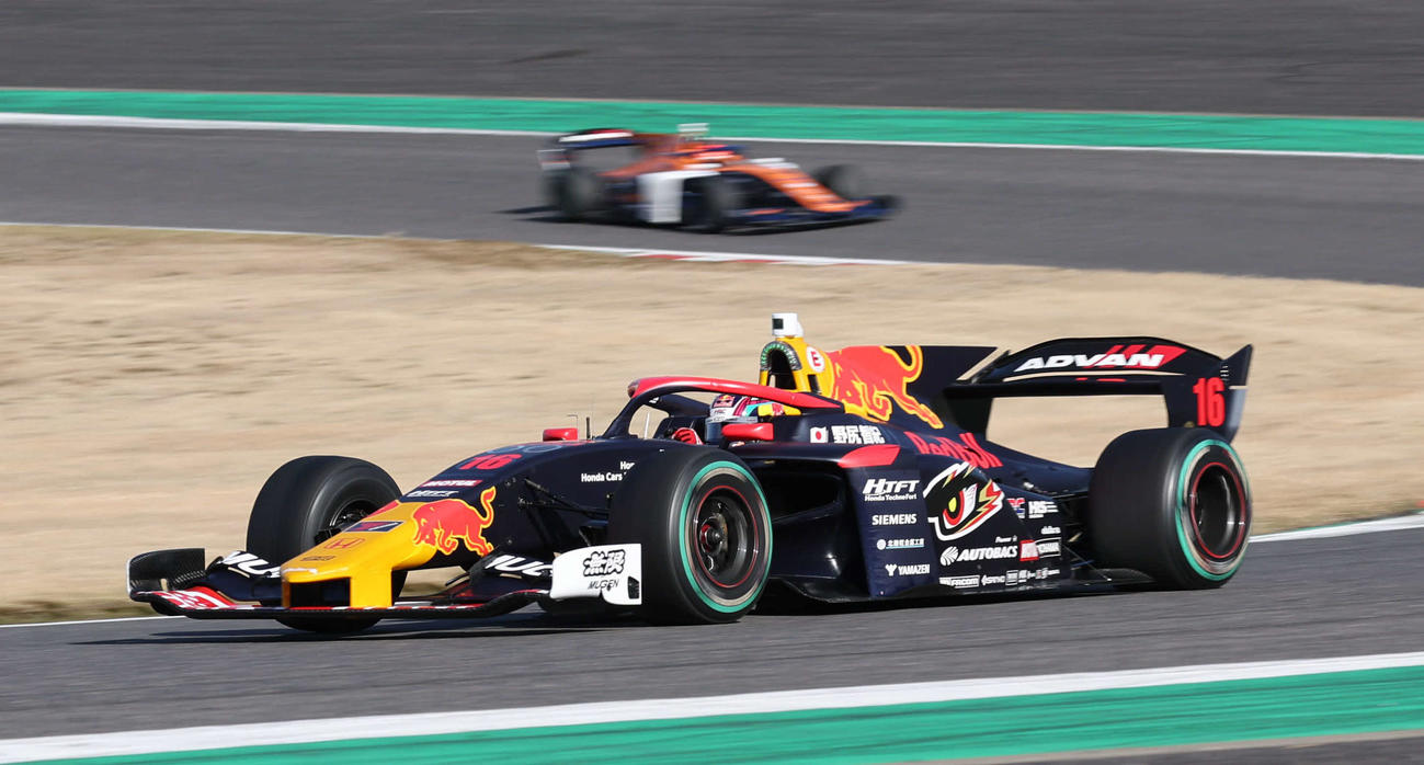 スーパーフォーミュラ開幕戦を制したチーム無限の野尻智紀（撮影・宮崎幸一）